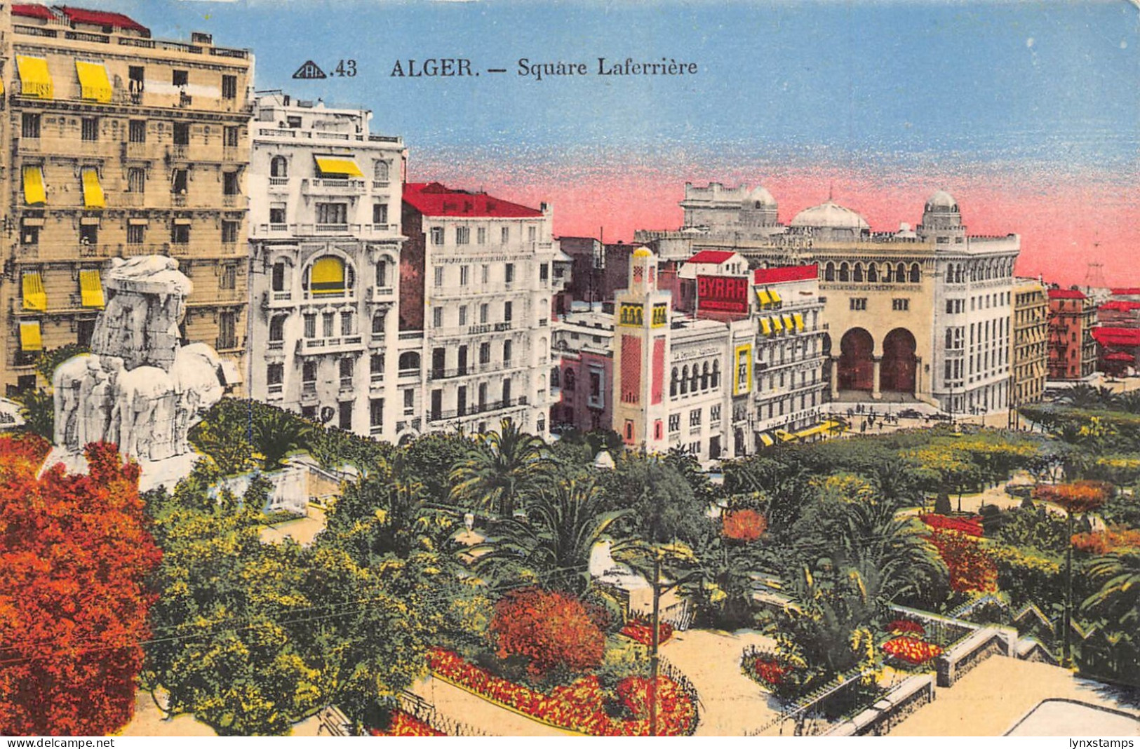A977 Algeria Algiers Square Laferriere vintage postcard
