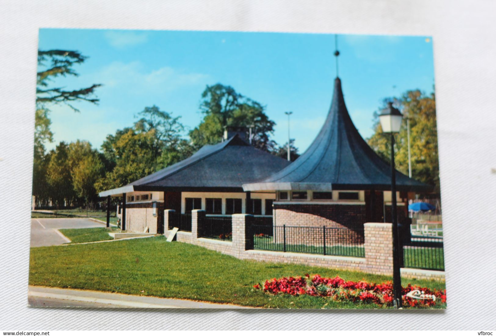 AA05, Cpm, Lésigny, parc de Lésigny, entrée de la piscine, Seine et Marne 77