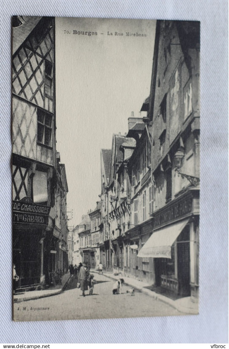 AA152, Bourges, la rue Mirebeau, Cher 18