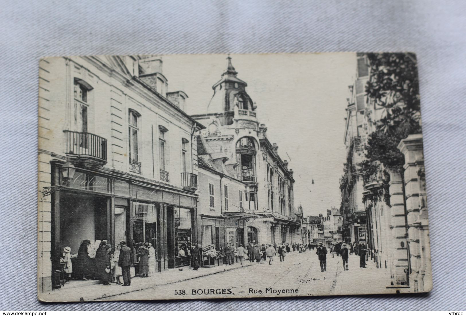 AA641, Bourges, rue Moyenne, Cher 18