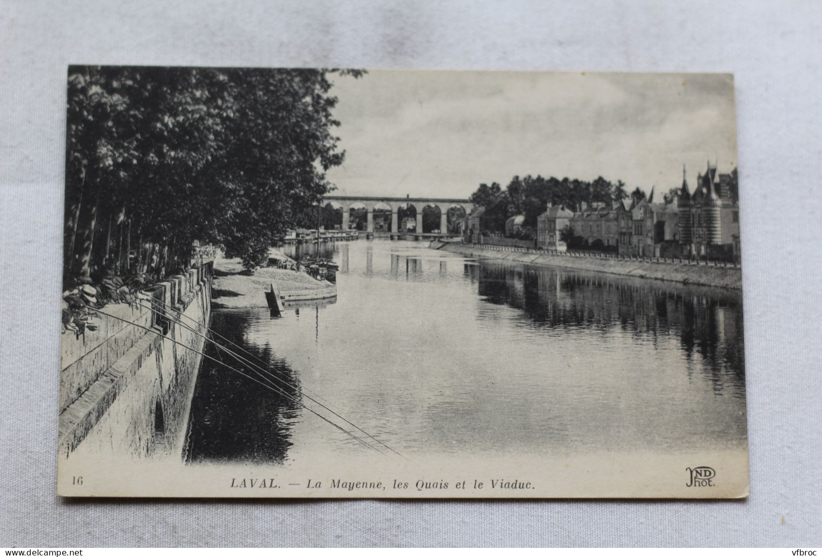 AA968, Laval, la Mayenne, les quais et le viaduc, Mayenne 53