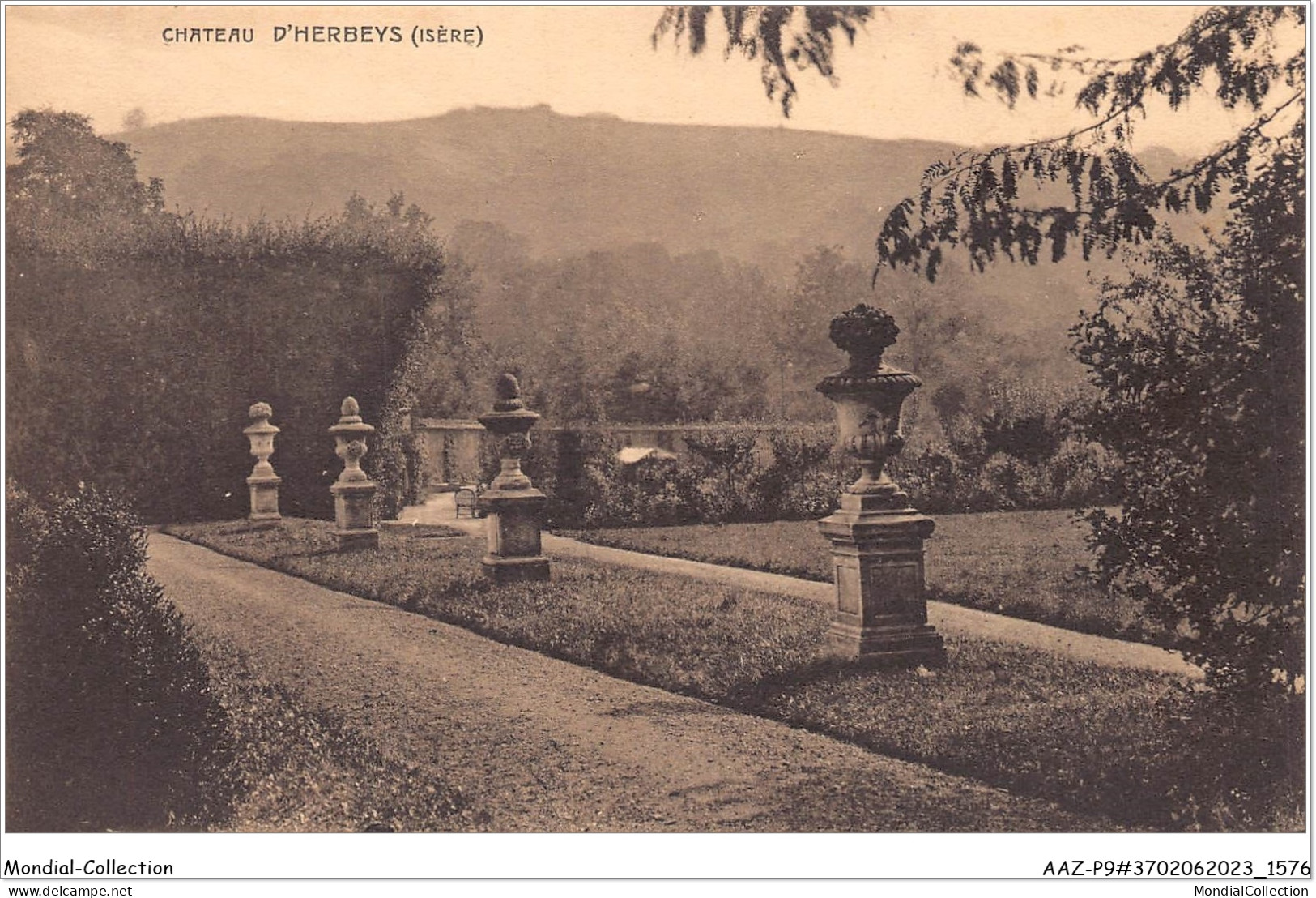 AAZP9-37-790 - Chateau D'HERBEYS
