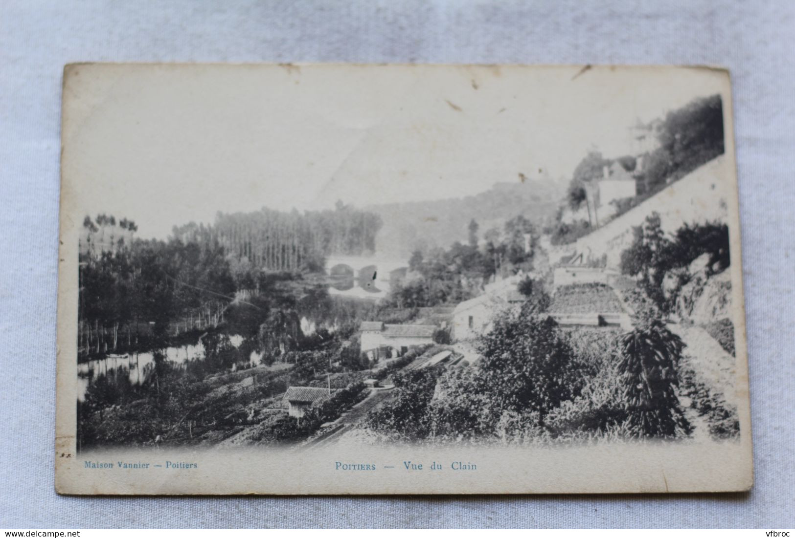 AB290, Poitiers, vue du Clain, Vienne 86