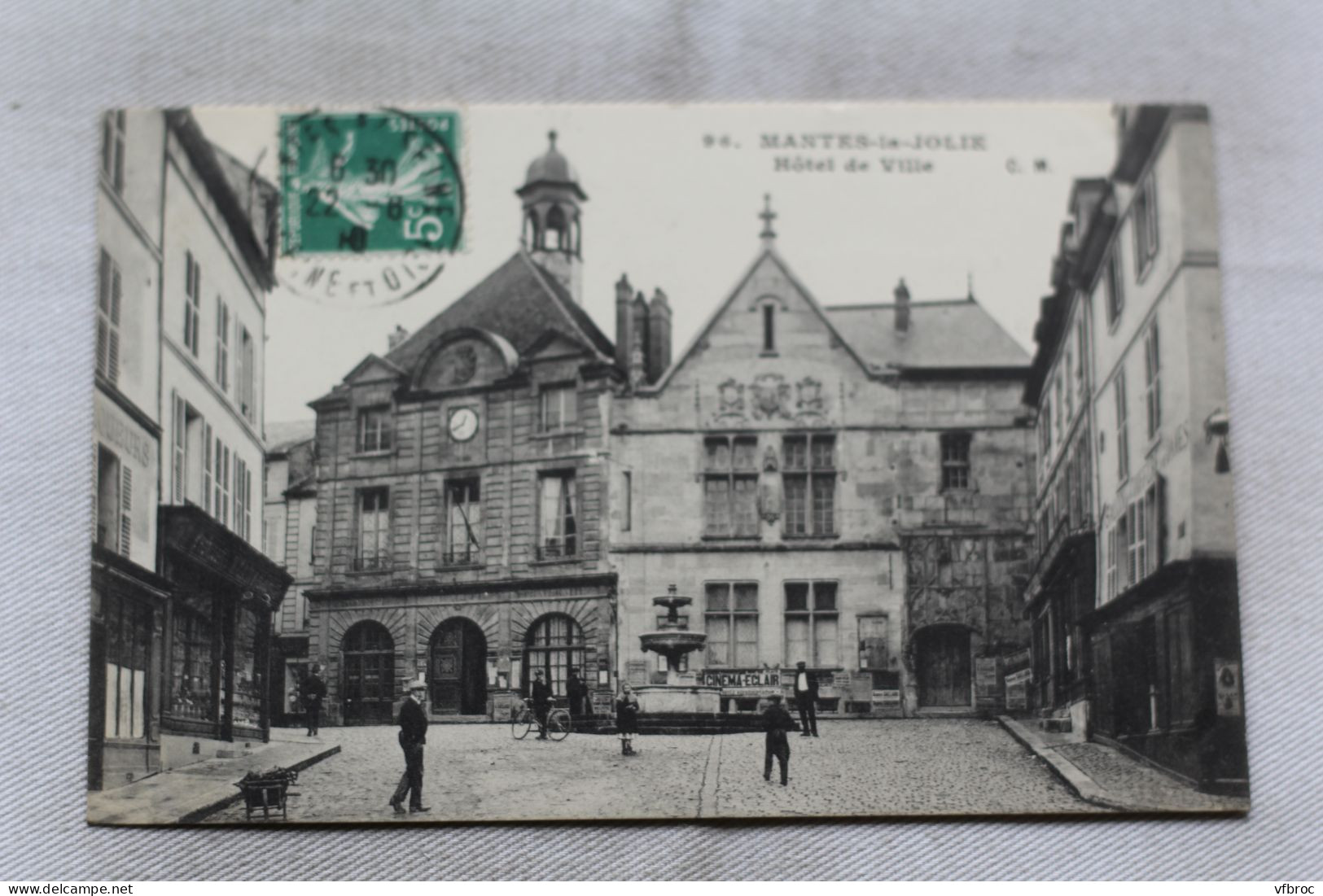 AB512, Mantes la Jolie, hôtel de ville, Yvelines 78