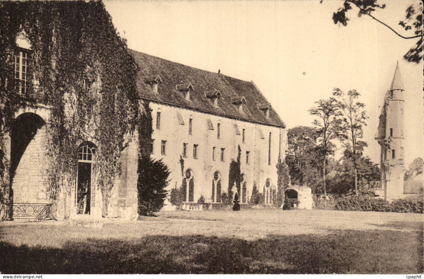 Abbaye de Royaumont CPA Asnieres sur Oise Vue generale (cote Est)