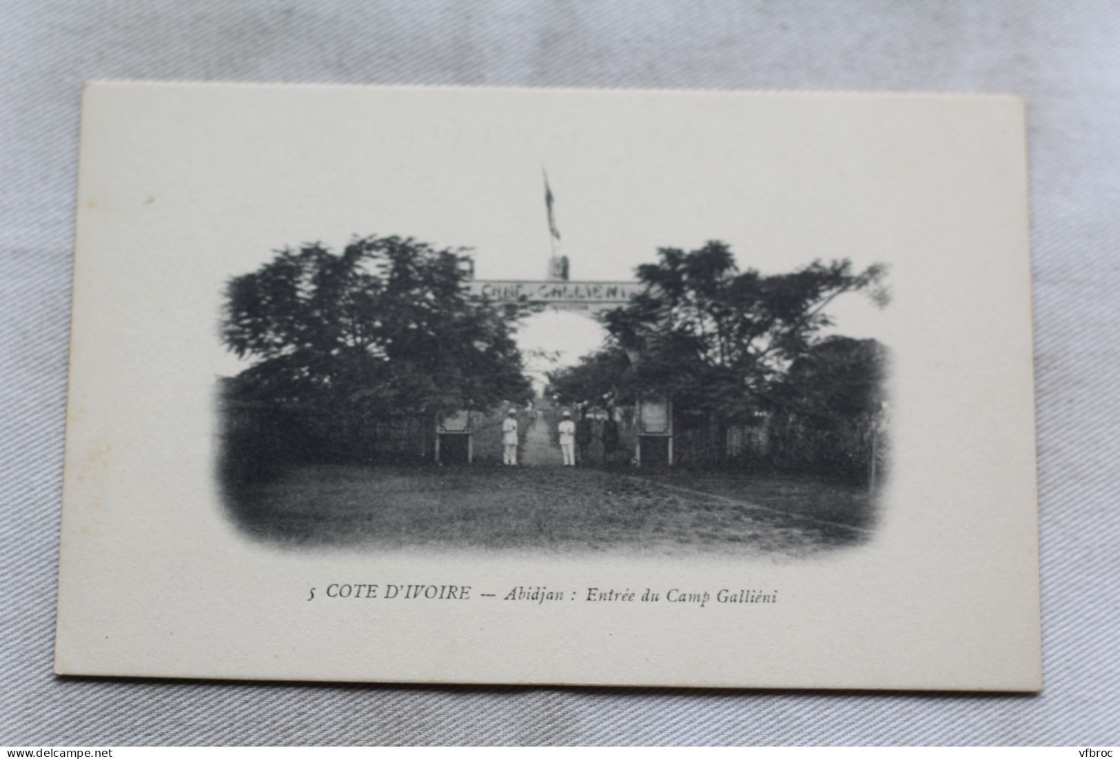 Abidjan, entrée du camp Galliéni, Cote d'ivoire