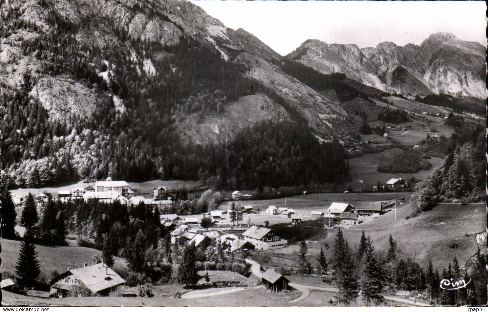 Abondance - Vue Generale et le Mont Chauffe - CPA