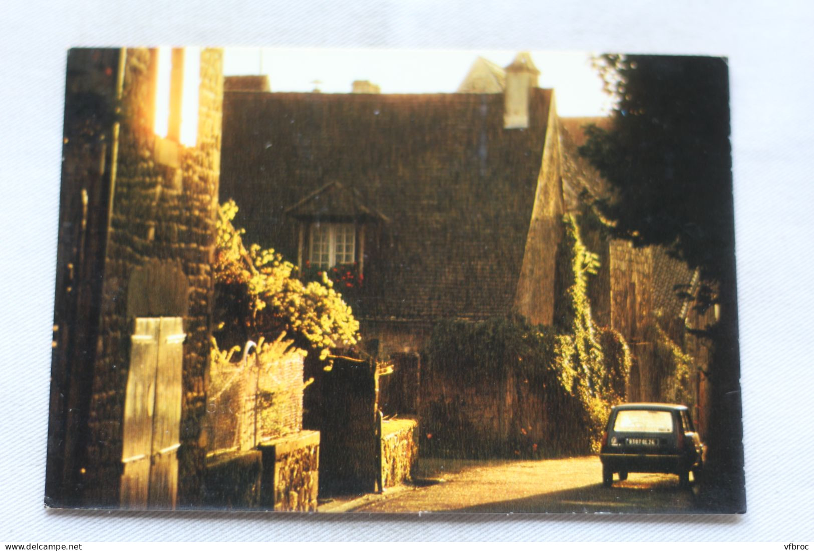 AC205/3, Cpm 1983, Domme, vieille rue pittoresque, Dordogne 24