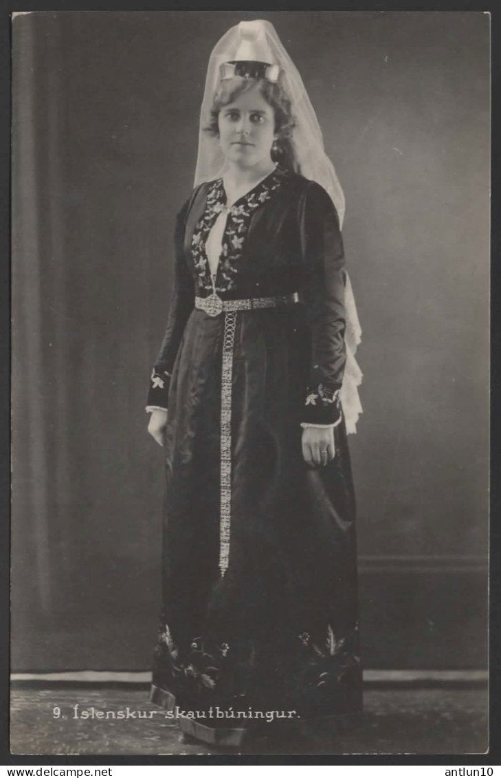 $#$#(AD2605)- ICELAND   1929-  Islenskur skautbuningur (native costumes)-written 1929 sent in envelope