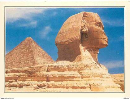 Carte Postale - Egypte - Gizeh - Lion androcéphale colossal le sphinx de Gizeh veille sur la Grande pyramide de Khéops Q