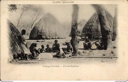 CPA Fouta Djallon Französisch-Guinea Afrika, Village Foulah, Strohhütten, Prozedur