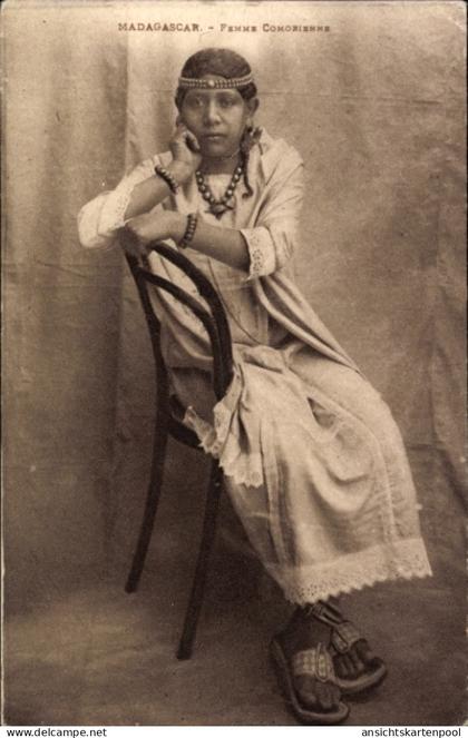 CPA Madagaskar, Komorische Frau