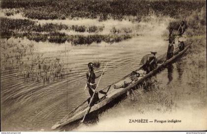 CPA Sambia, Pirogue indigène, Afrikaner, Einbaum