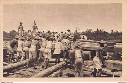 Spanish Guinea - Explotacion de manderas en el rio Utonde