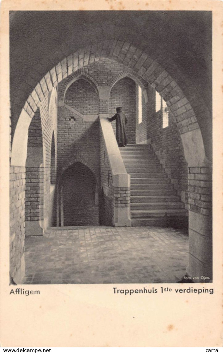 AFFLIGEM - Trappenhuis 1ste verdieping