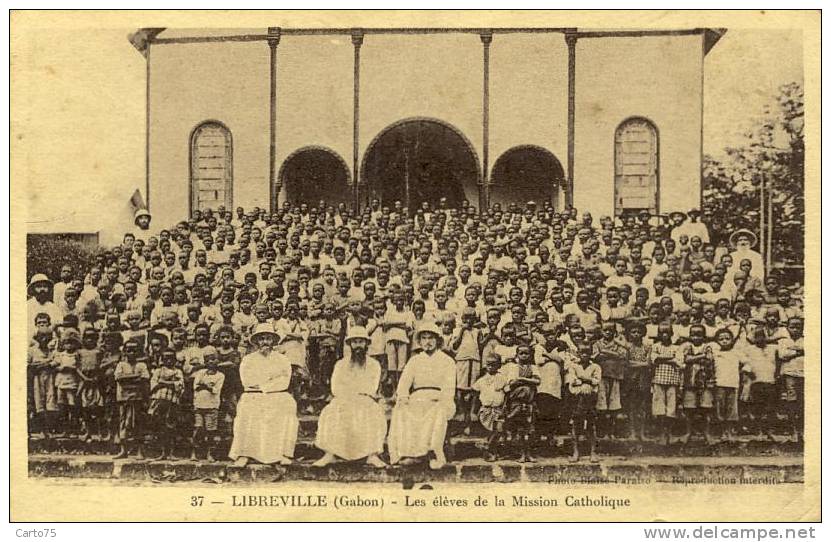 AFRIQUE - GABON - LIBREVILLE - Les Elèves de la Mission Catholique - Religion