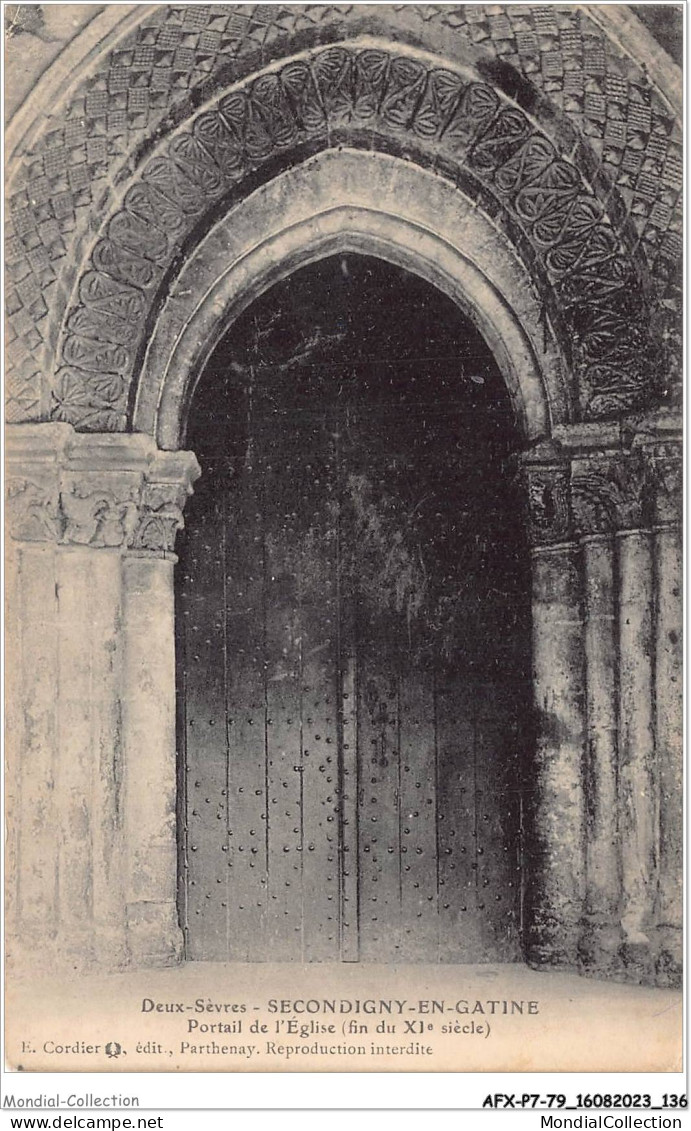 AFXP7-79-0624 - SECONDIGNY-EN-GATINE - Portail de l'eglise