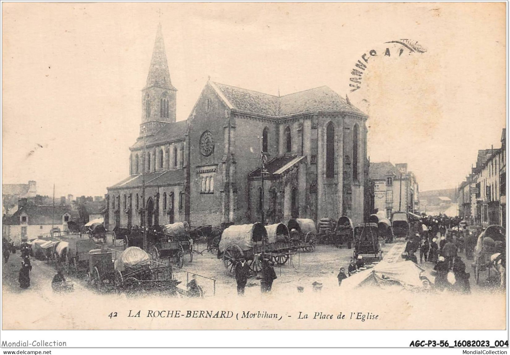 AGCP3-56-0189 - LA ROCHE BERNARD - La place de l'eglise