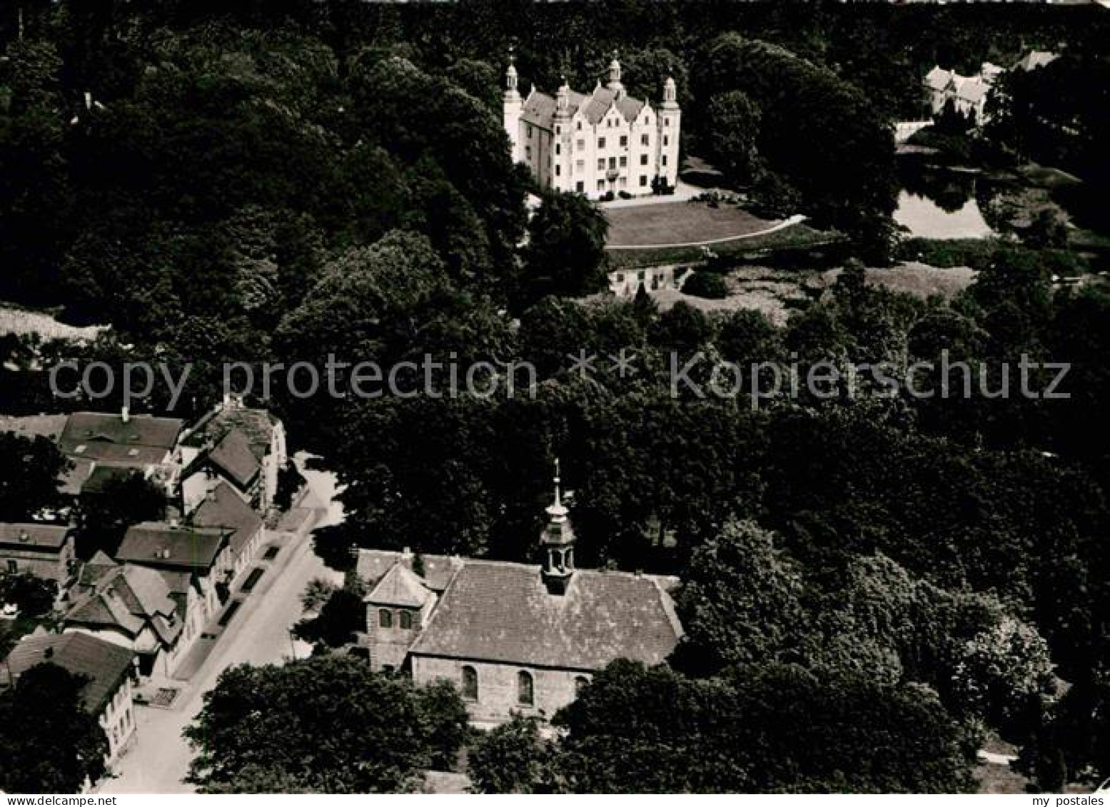 Ahrensburg Fliegeraufnahme Schloss und Kirche