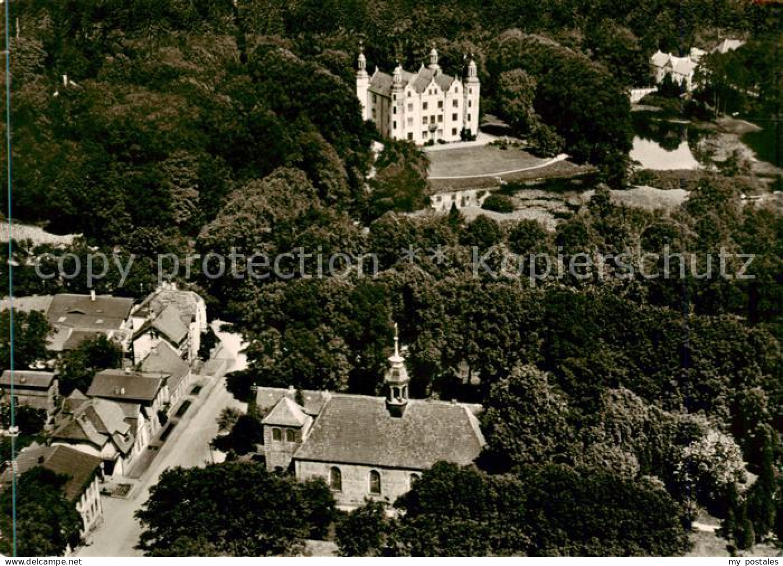 Ahrensburg Schloss und Kirche Fliegeraufnahme