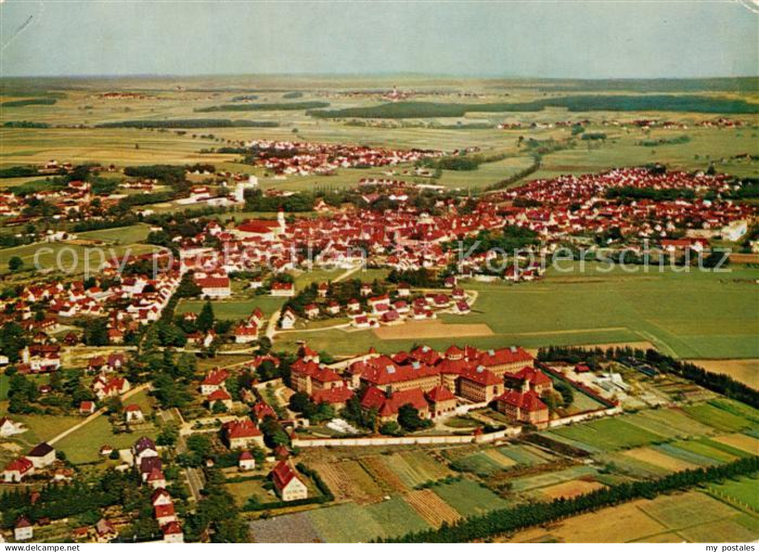 Aichach mit Oberbernbach Fliegeraufnahme