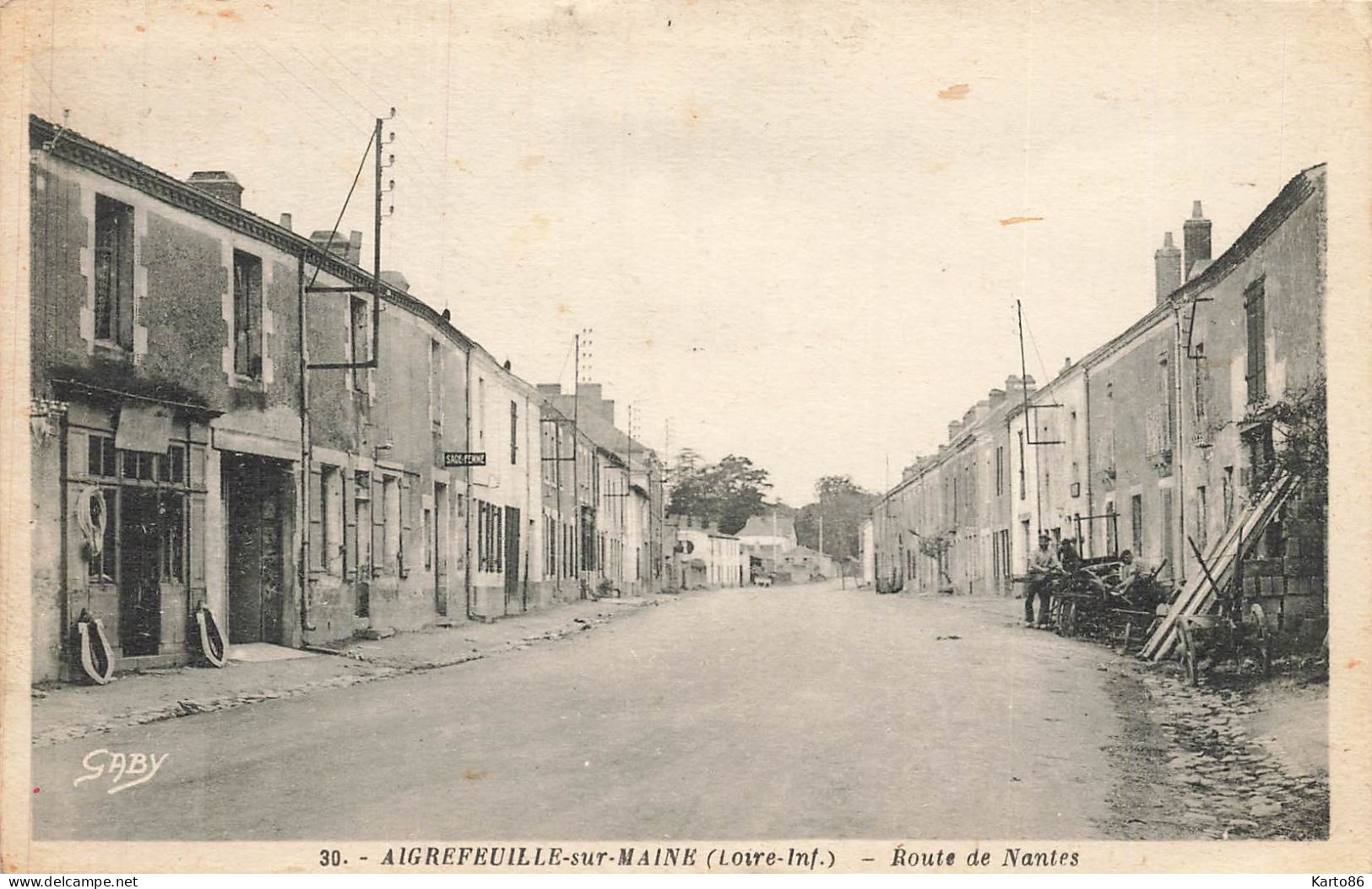 aigrefeuille sur maine * la route de nantes * commerce magasin