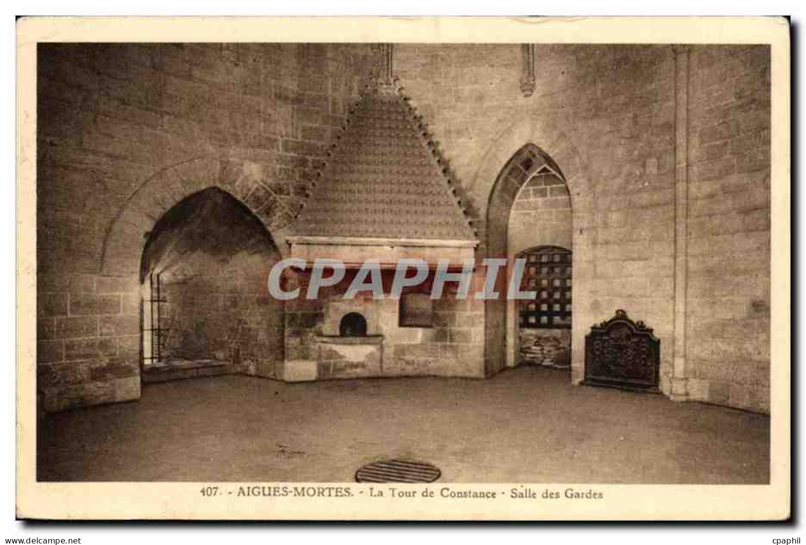 Aigues - Mortes - La Tour de Constance - Salle des Gardes - CPA