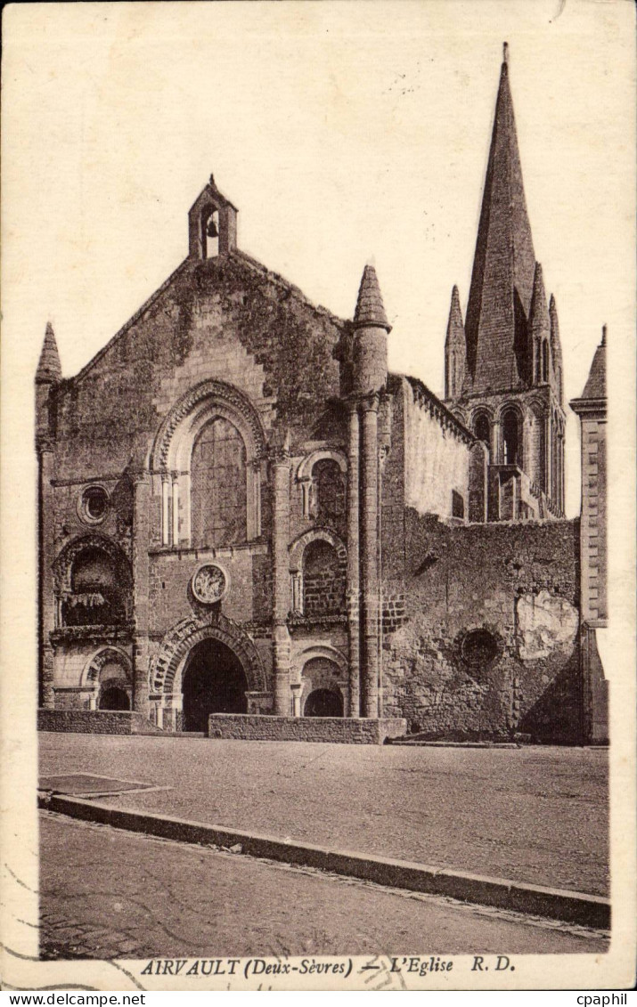 Airvault CPA L'eglise
