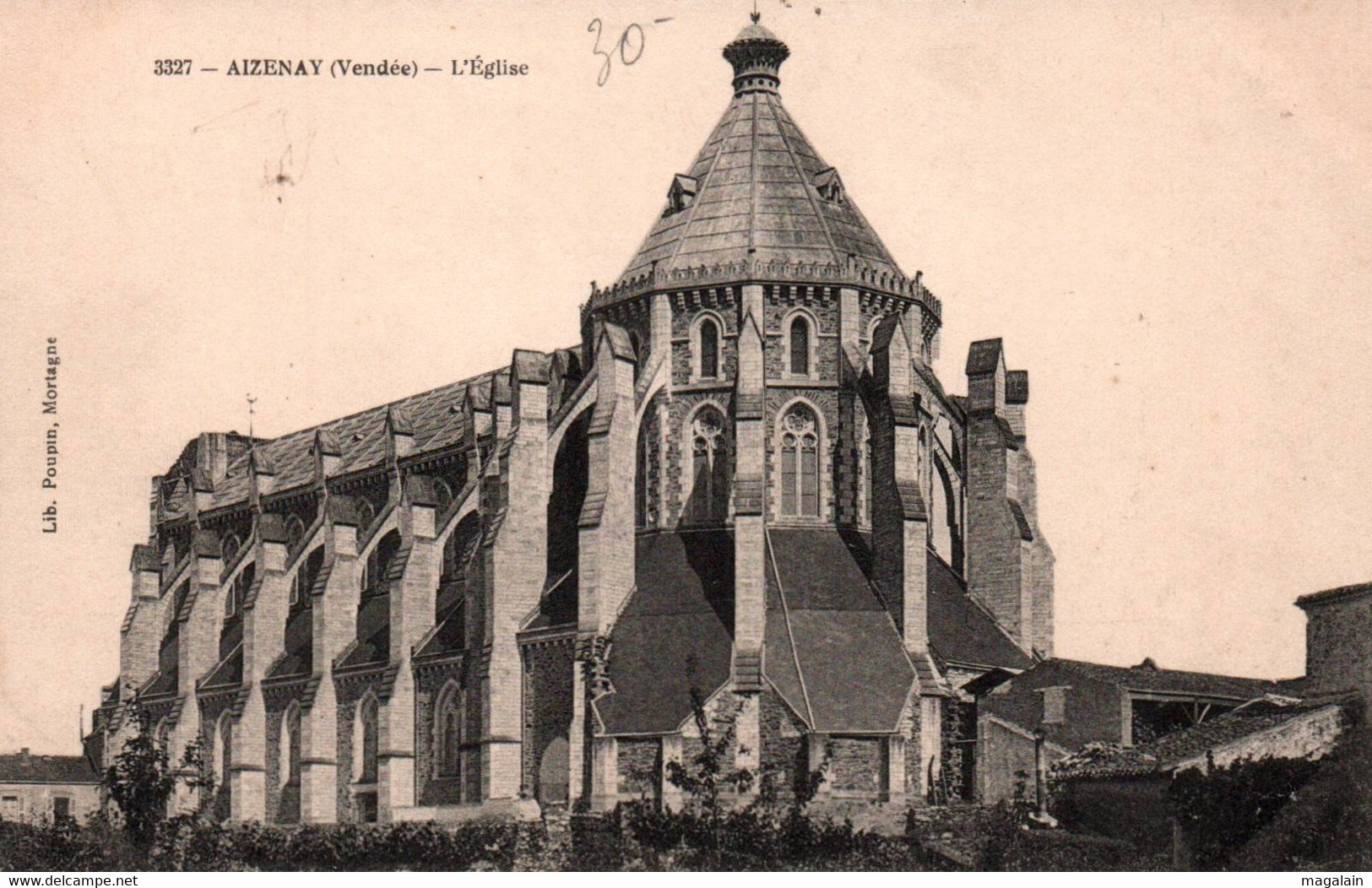 Aizenay : l'église