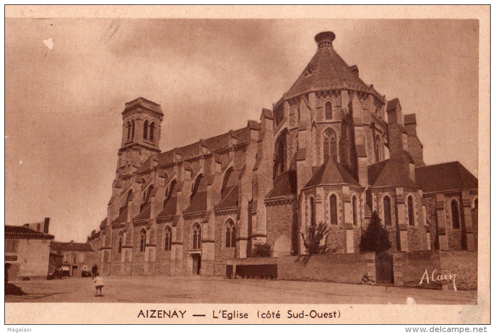 Aizenay : l'église (côté sud ouest)