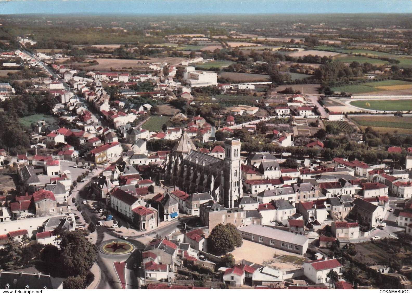 AIZENAY VUE AERIENNE