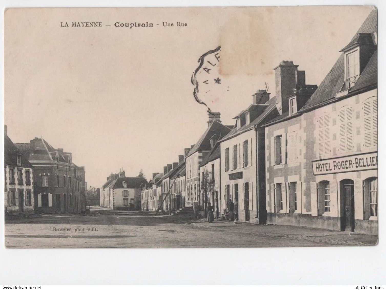 AJC - Couptrain une rue