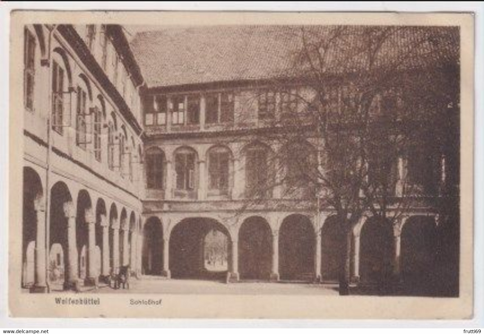 AK 035399 GERMANY - Wolfenbüttel - Schloßhof