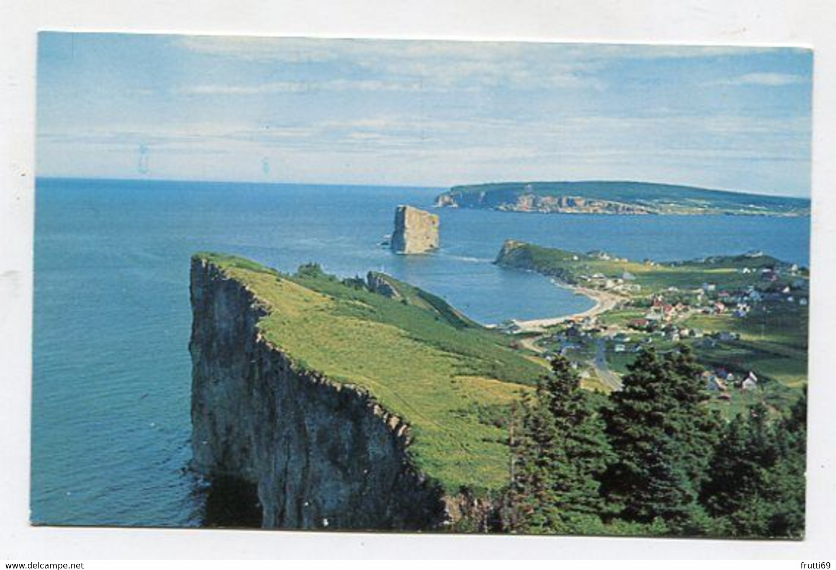AK 113132 CANADA - Quebec - panorama des falaises de Percé