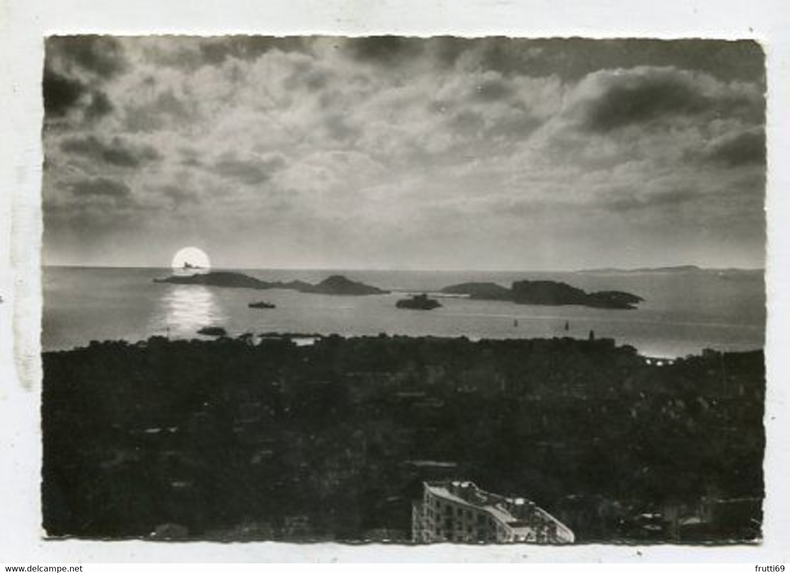 AK 117588 FRANCE - Marseille - Contre-jour sur le Chateau d'If