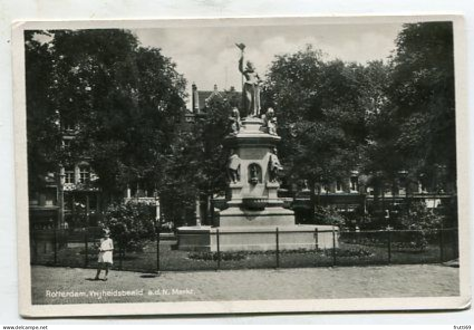 AK 144916 NETHERLANDS - Rotterdam - Vrijheidsbeeld a. d. N. Markt