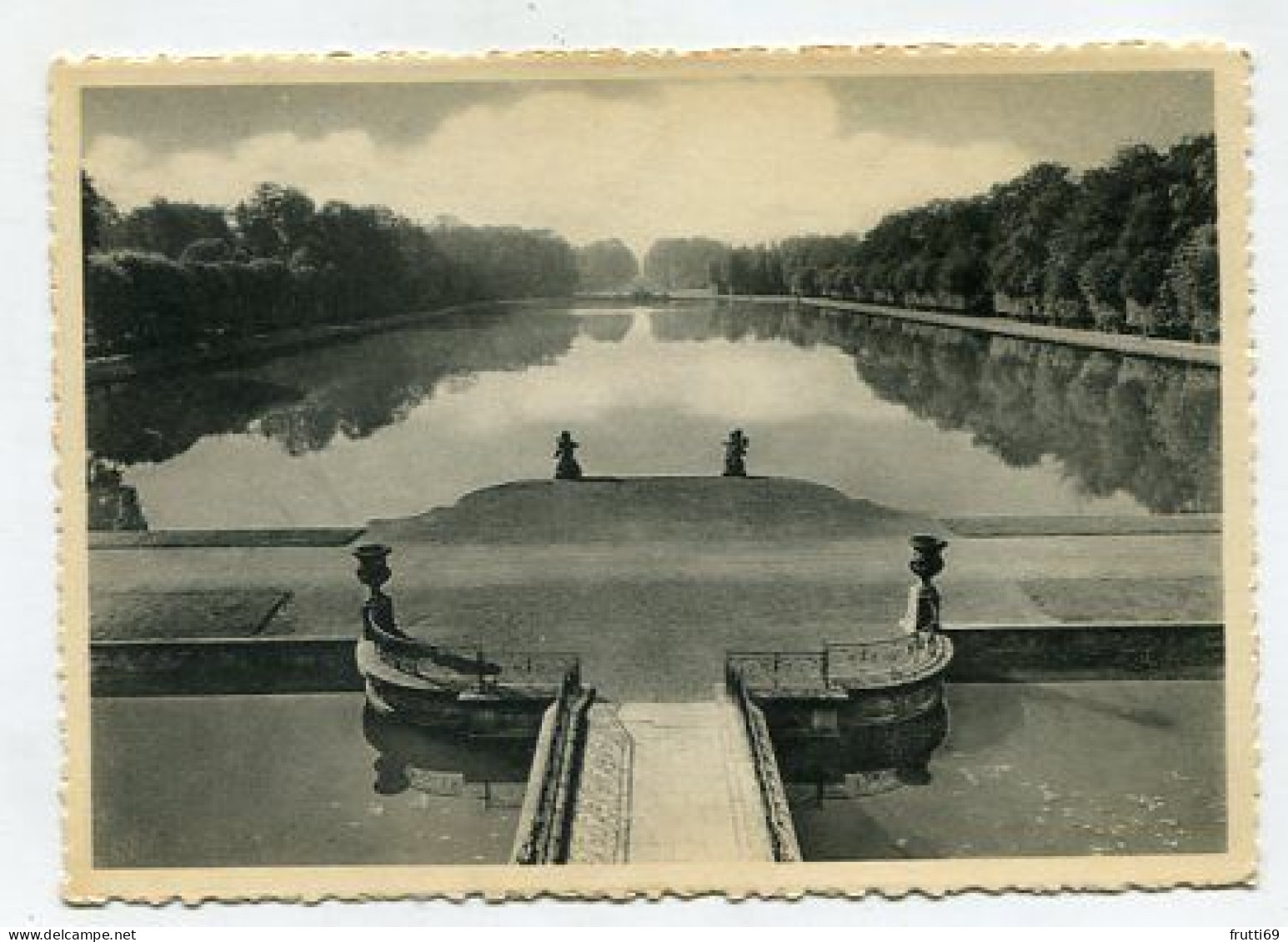 AK 156967 BELGIUM - Chateau de Beloeil - La Place d'eau