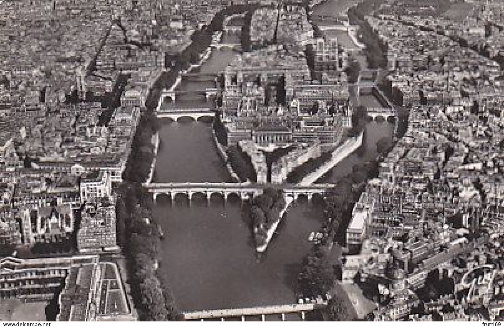 AK 189984 FRANCE - Paris - L'ile de la Cité et la cathédrale Notre-Dame