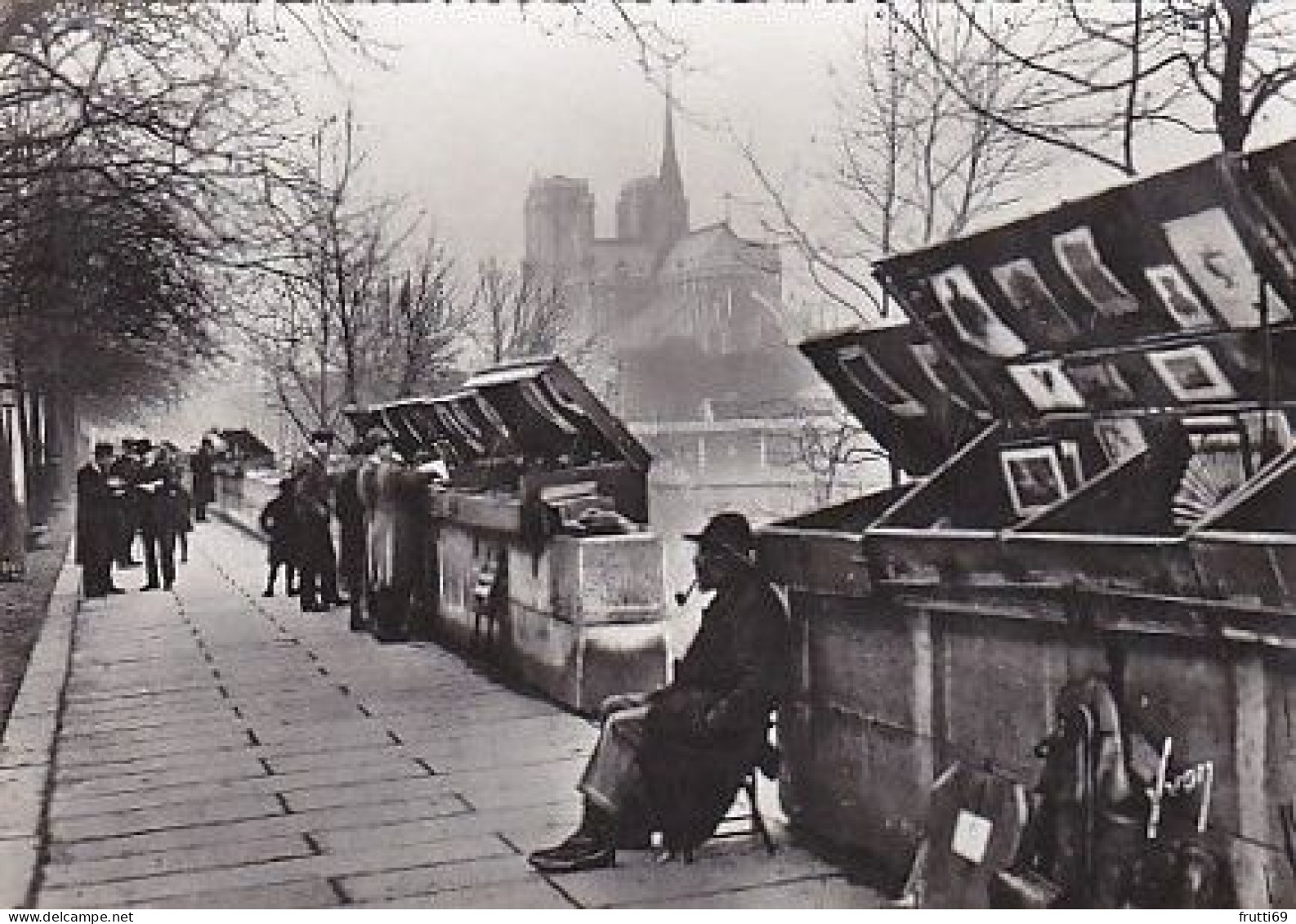 AK 190183 FRANCE - Paris - les bouquinisates du quai de la Tournelle