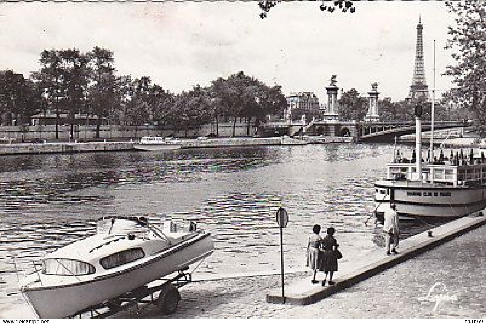 AK 195121 FRANCE - Paris - Bords de Seine au Pont Alexandre III