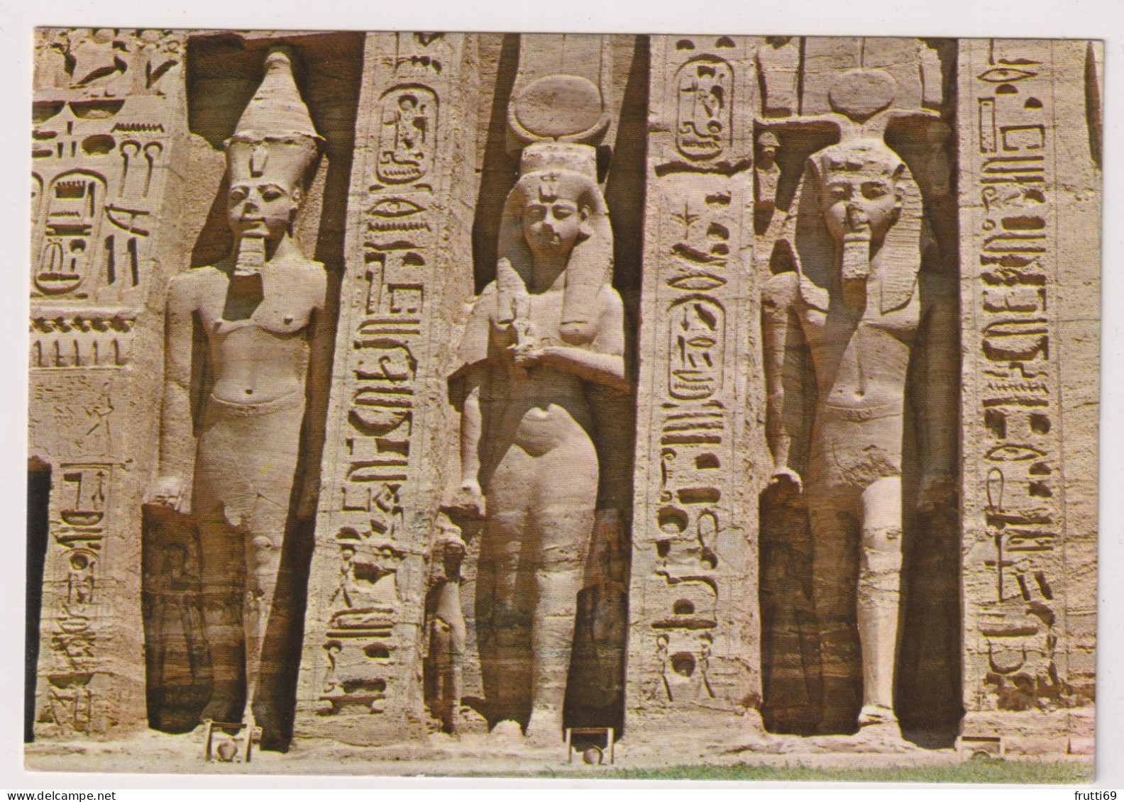 AK 198124 EGYPT - Abu Simbel - Stone Statues