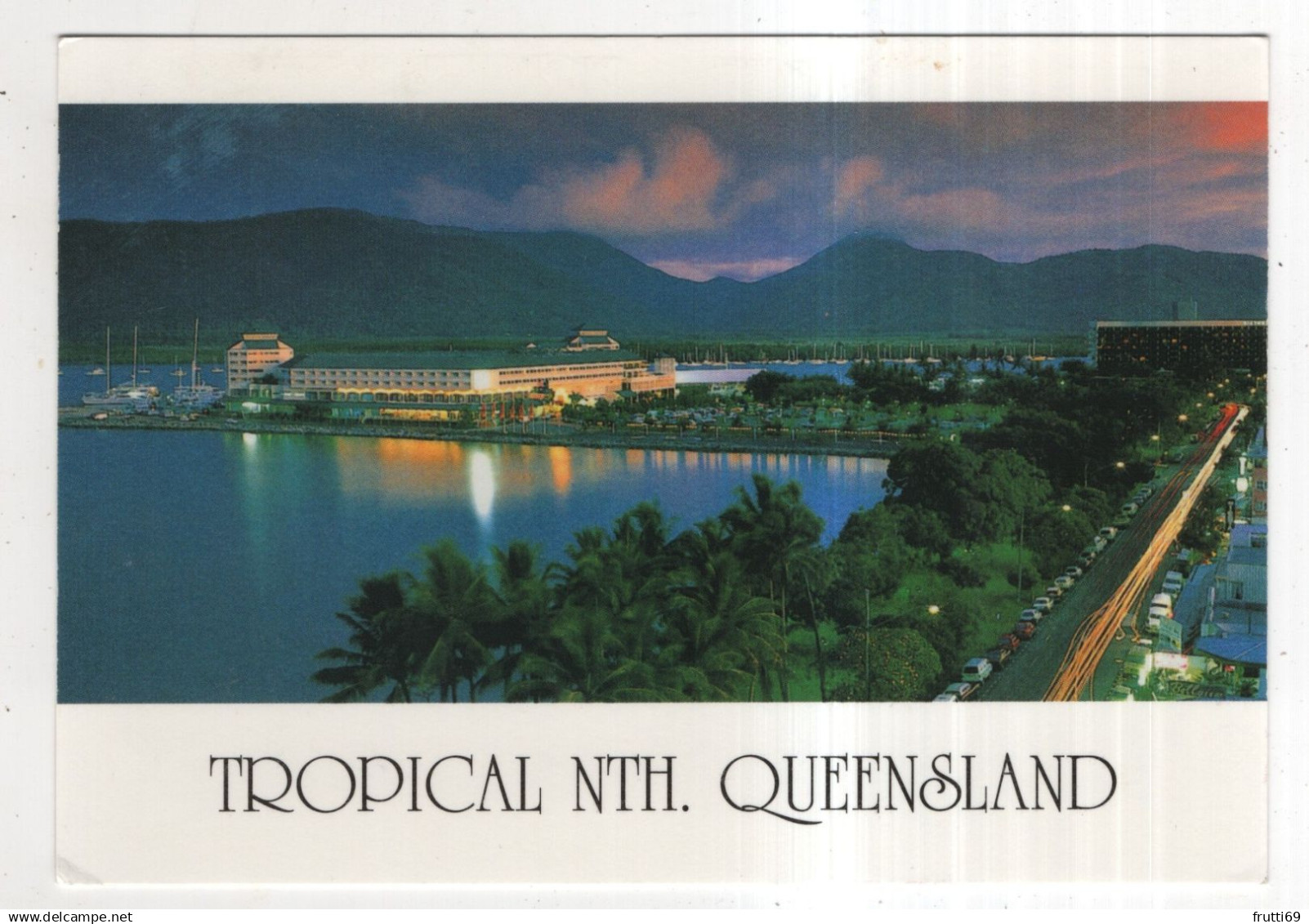 AK 228460 AUSTRALIA - Cairns Esplanade at dusk