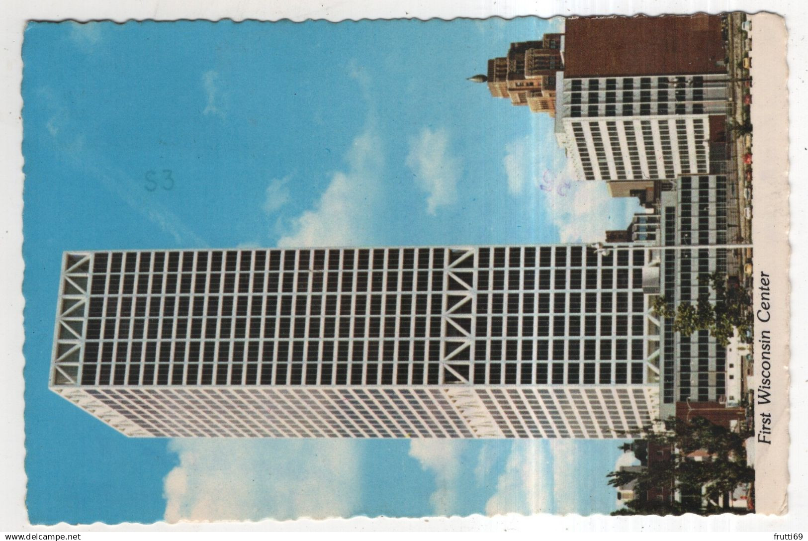 AK 229728 USA - Wisconsin - Milwaukee - First Wisconsin Center