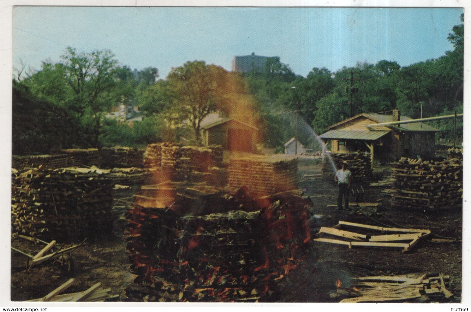 AK 234915 USA - Tennessee - Lynchburg - Jack Daniel Distillery - making characoal at Jack Daniel's