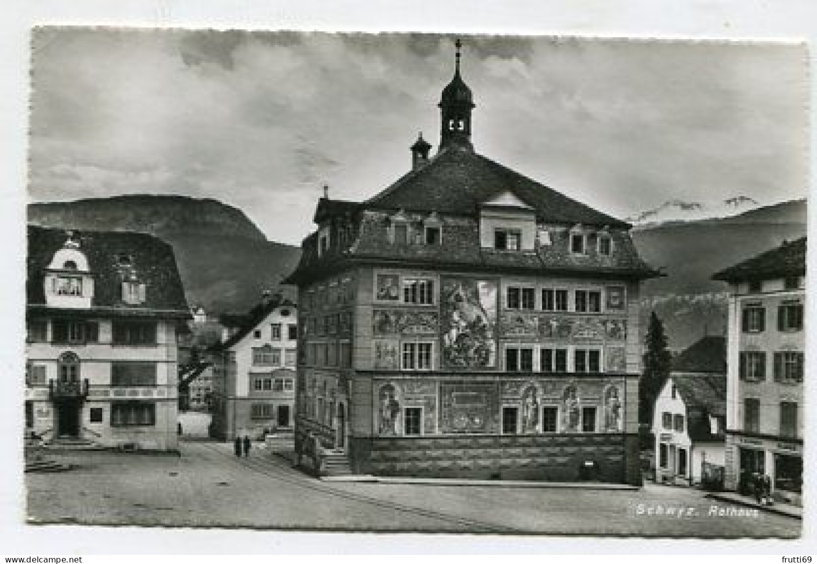 AK 252110 SWITZERLAND - Schwytz - Rathaus