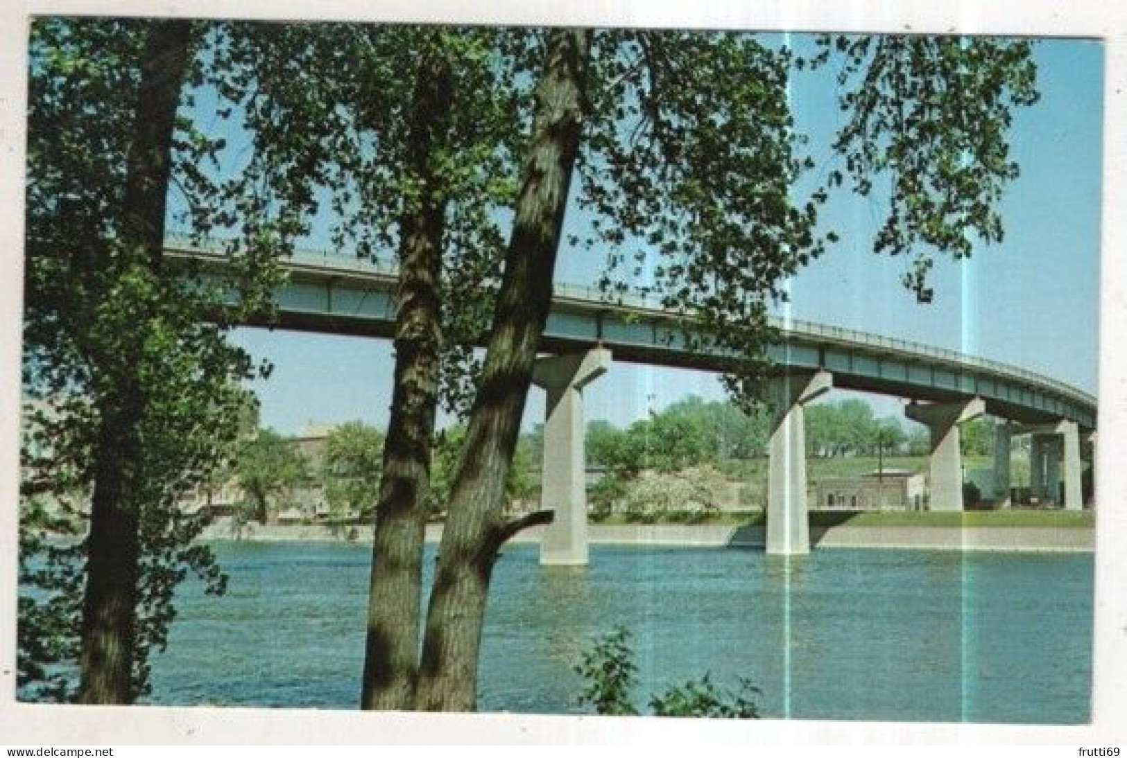 AK 258336 USA - Curved bridge spanning the Fox River at Appleton
