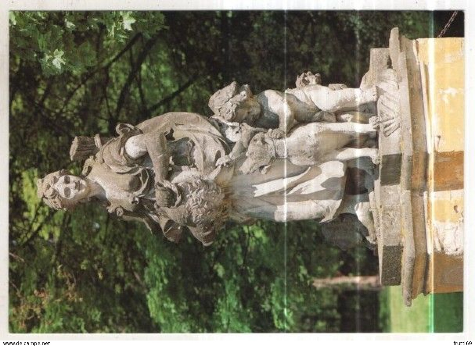 AK 266449 GERMANY - Neschwitz - Atalante Statue im Park