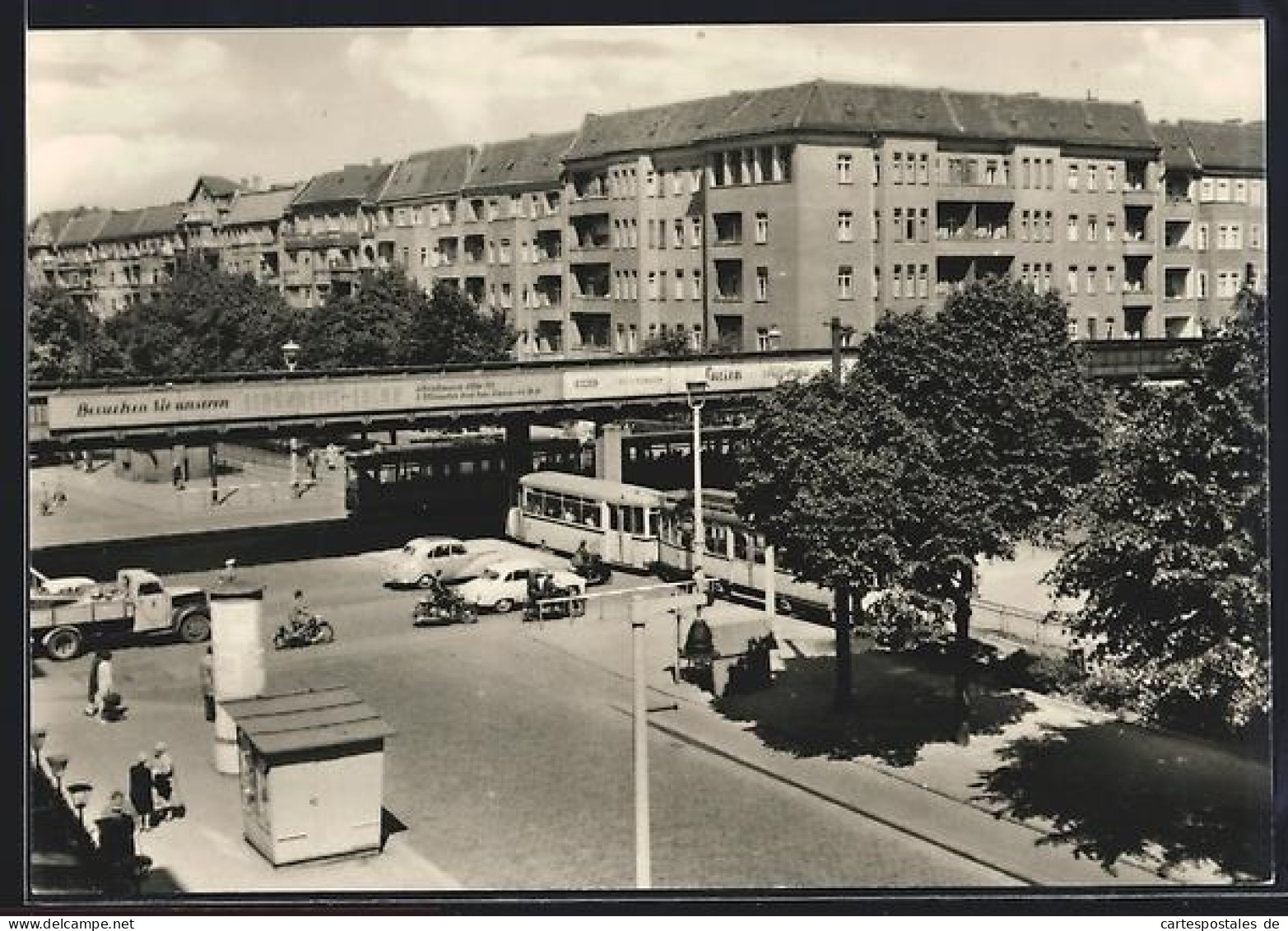 AK Berlin-Prenzlauer Berg, Bornholmer Strasse mit Strassenbahn