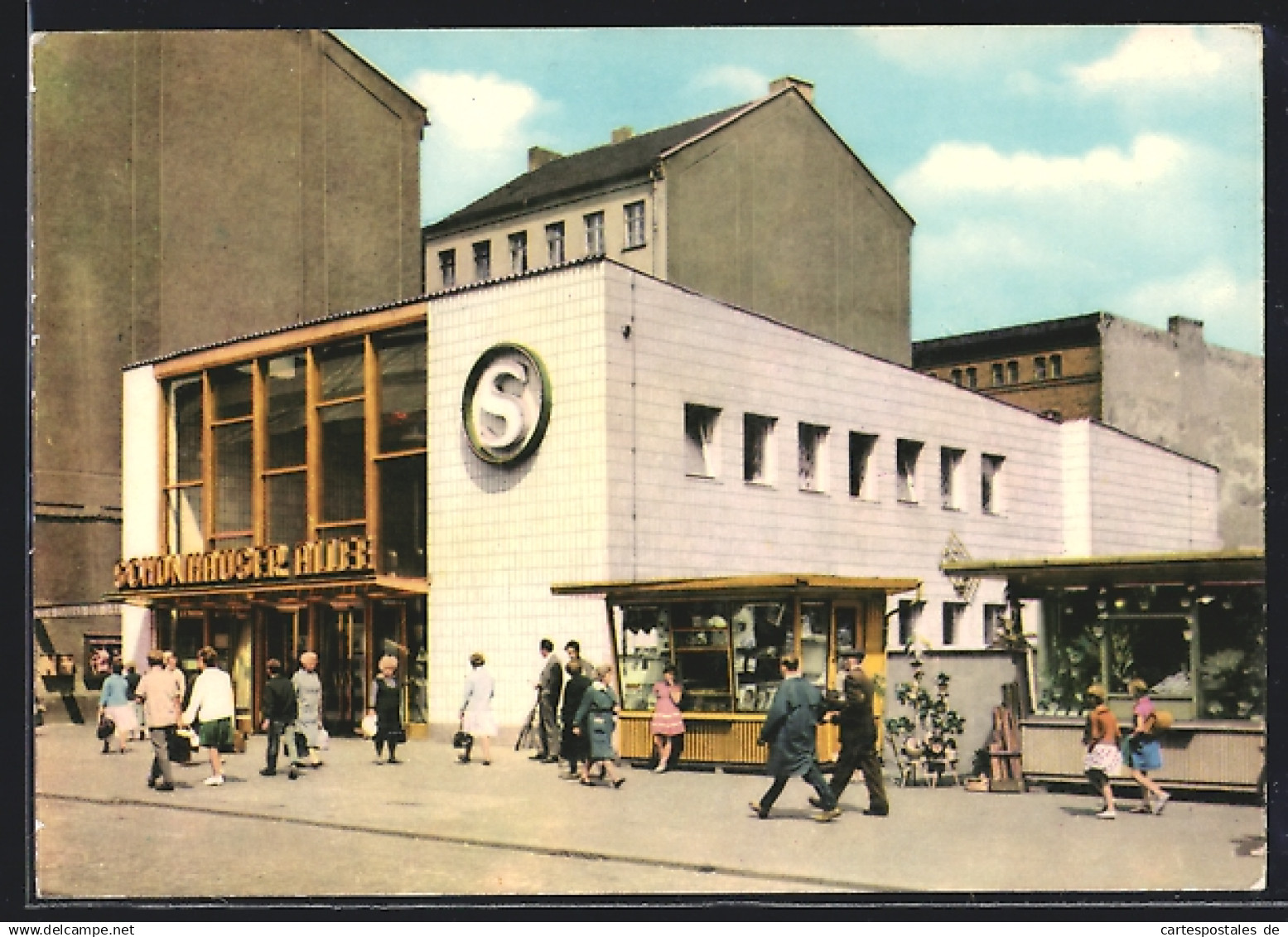 AK Berlin-Prenzlauer Berg, S-Bahnhof Schönhauser Allee mit Zeitungskiosk