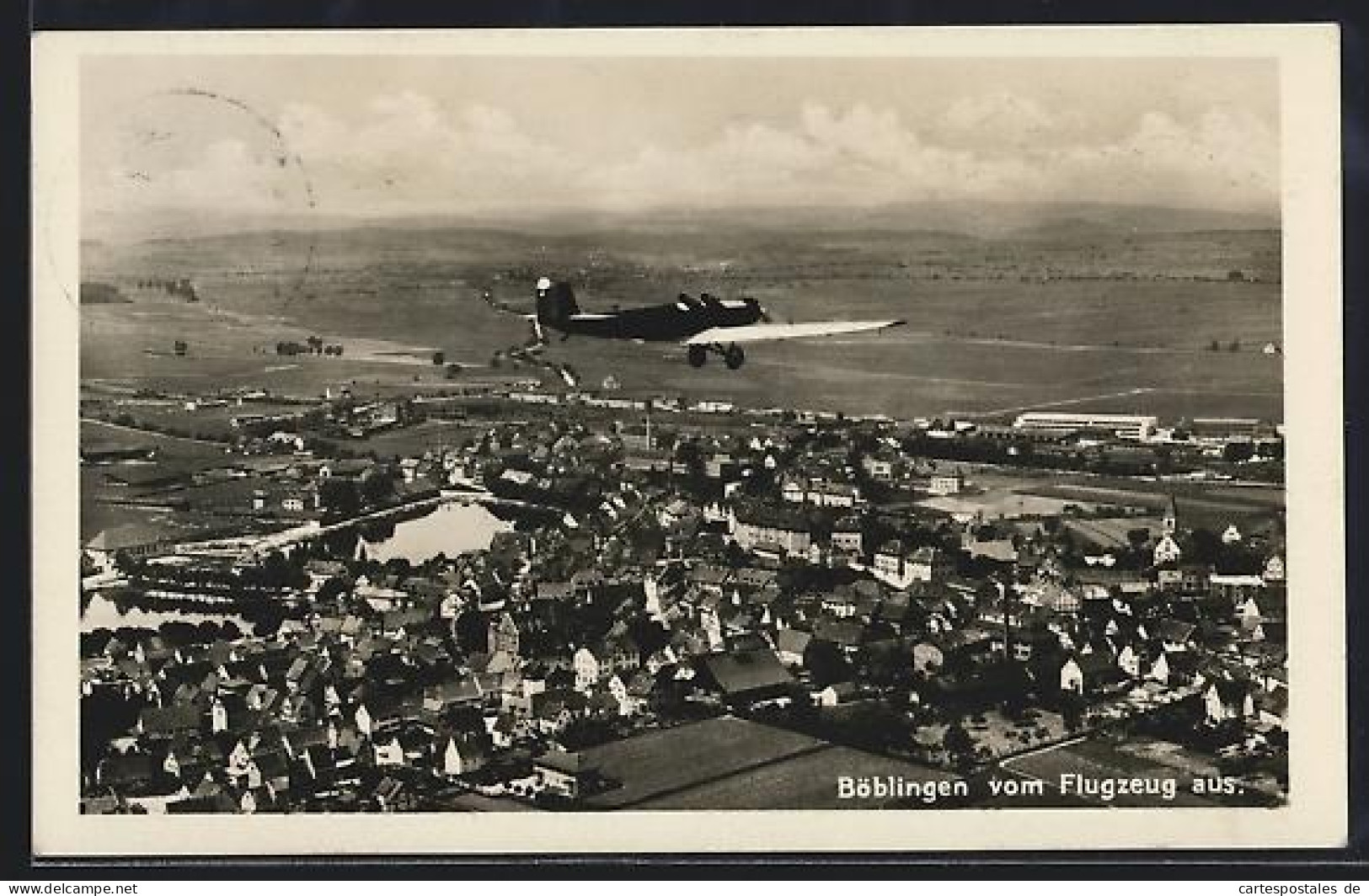AK Böblingen, Ortsansicht vom Flugzeug aus, Schulflugzeug über der Stadt